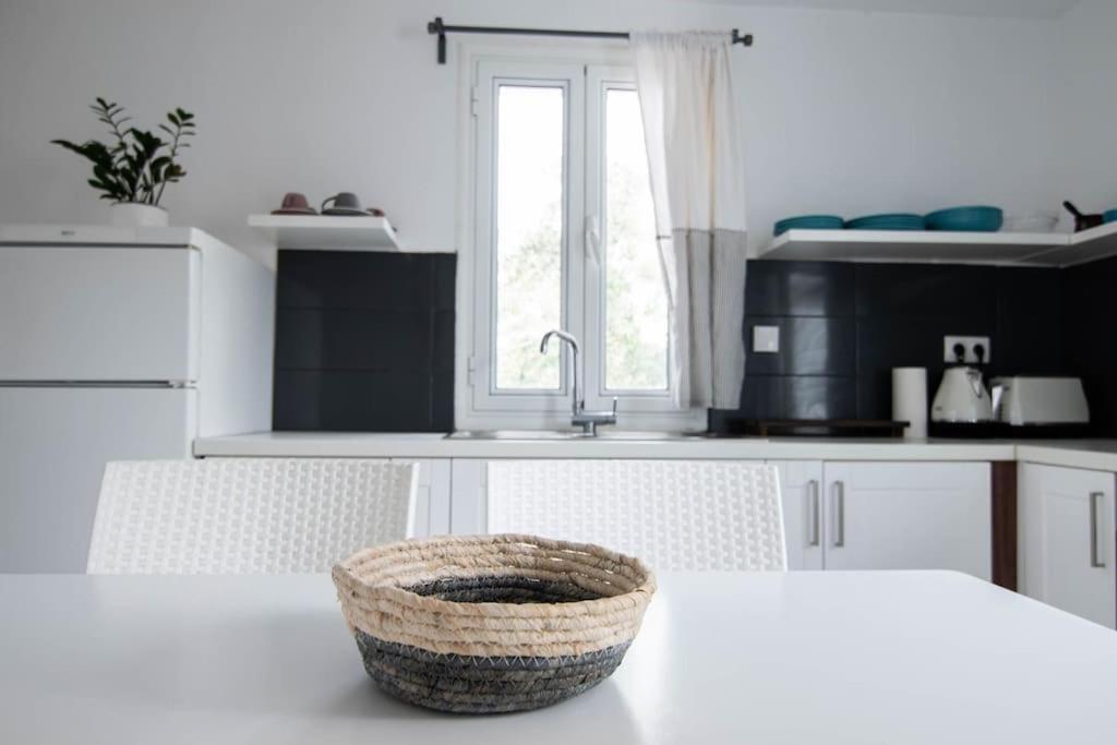 White Wave Villa, 3Min Walk From Beach Kamari  Luaran gambar